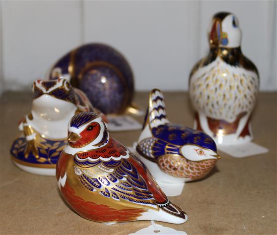 Five Royal Crown Derby paperweights, Puffin, Frog, Badger (with gold stoppers), Wren and Chaffinch(-)